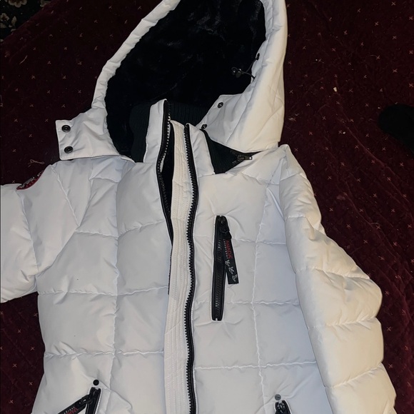 Canada Goose Quilted White Jacket with Black Accents - Picture 4 of 9
